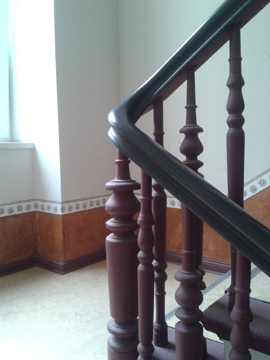 Deckenmalerei, Marmorimitation, Marmorierung, Kalkspachtel, Spachteltechnik, Schablonentechnik, Jugendstil  Treppenhaus, Treppenhaus Berlin, Gründerzeit Treppenhaus Berlin, Malerarbeiten Berlin, Maler Berlin, Restaurierung Berlin, Schablonen, Lasur, Lasuren, Kreuzberg, Prenzlauer Berg, Charlottenburg